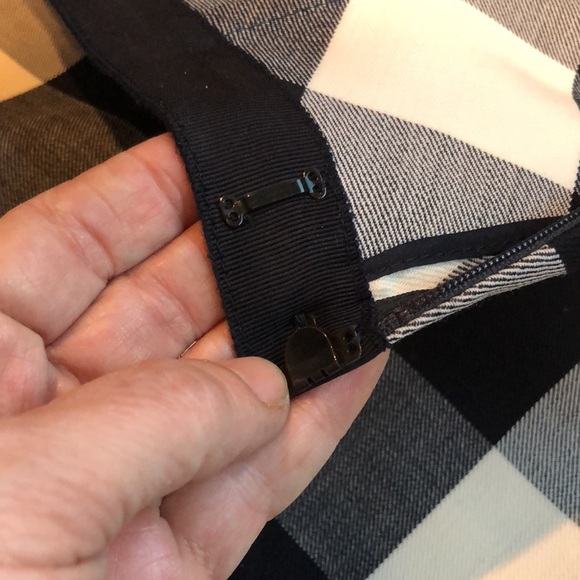 Oscar de la Renta navy/white ginham skirt - Picture 8 of 8